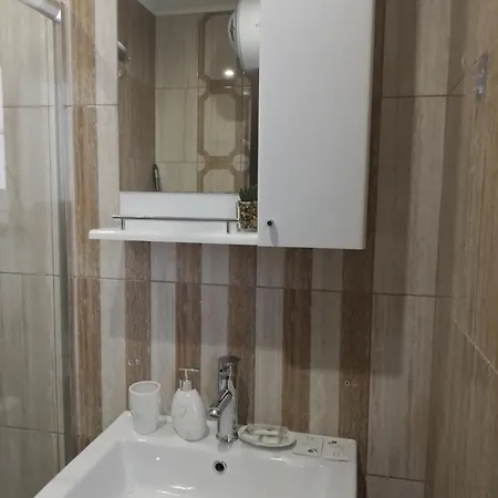 Paradiso Aparthotel, 106 נסבר